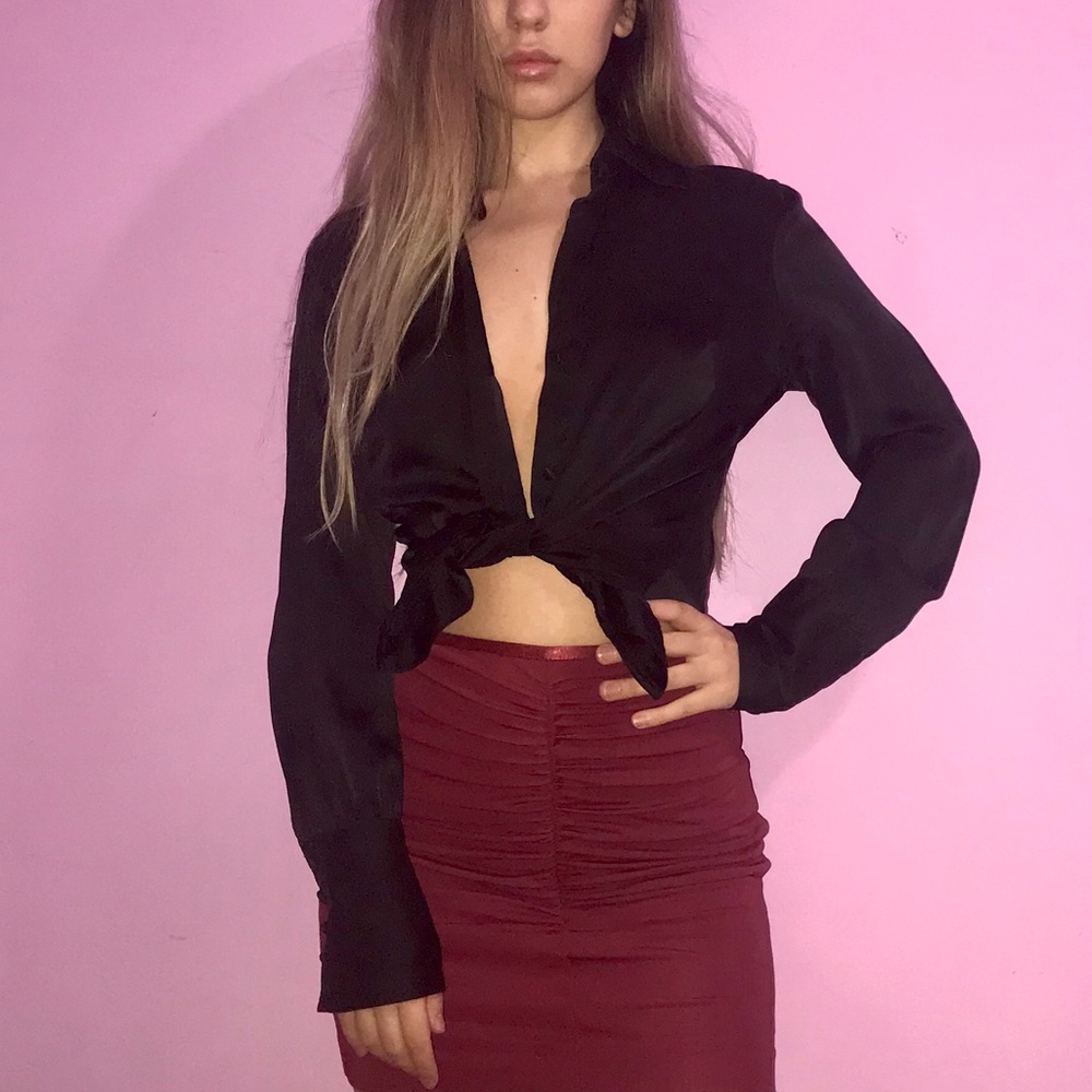 💖 BANANA REPUBLIC 100% SILK BUTTON DOWN 💖